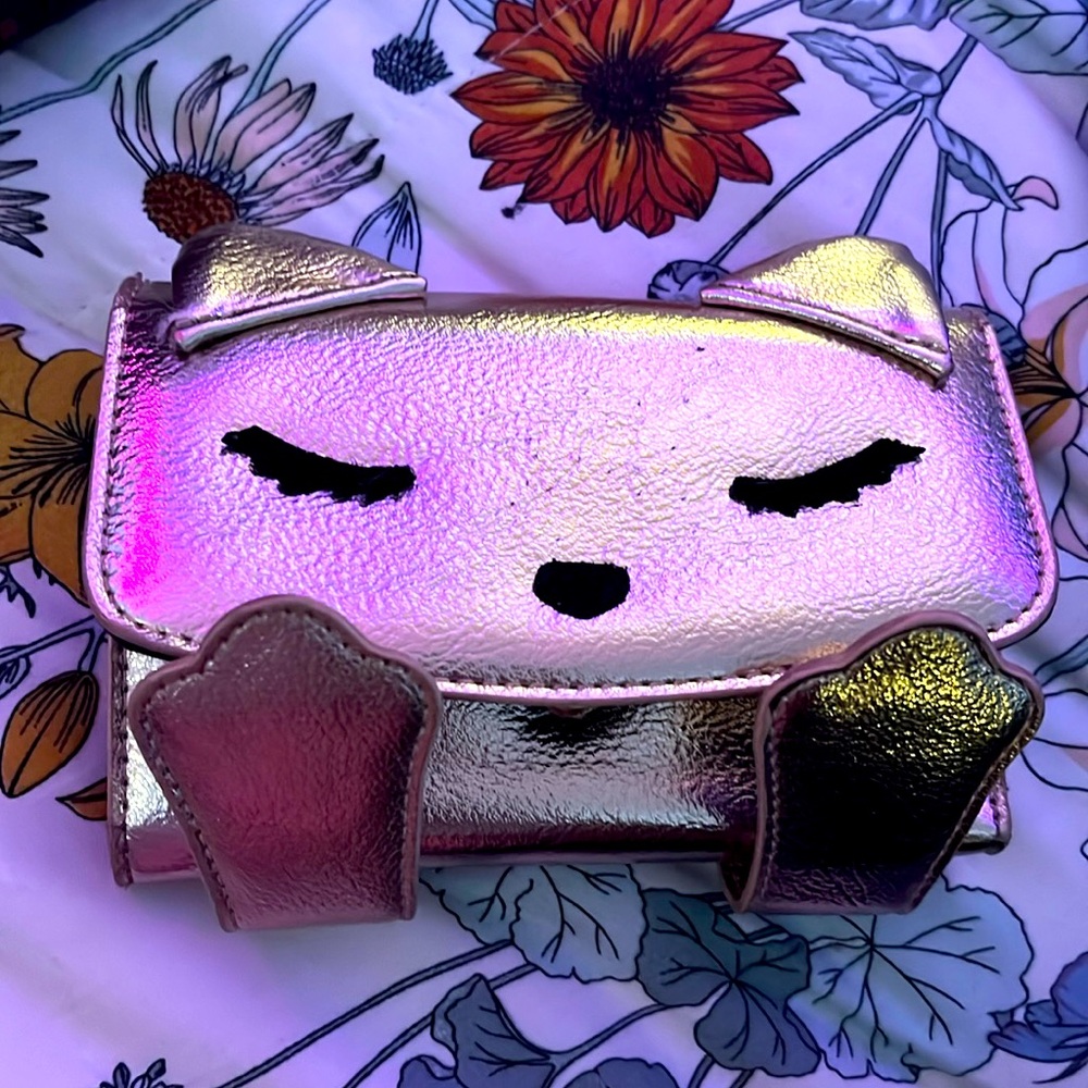 Very cute hidden face puppy wallet